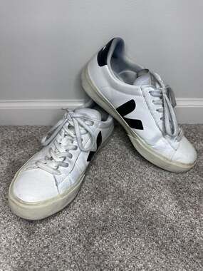 Veja Esplar Leather Sneakers in Extra White/Black, Men Sz 8/Women Sz 10